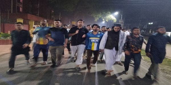 আওয়ামী লীগের নিষিদ্ধকরণ ও গণহত্যার বিচারের দাবিতে বাকৃবিতে বিক্ষোভ